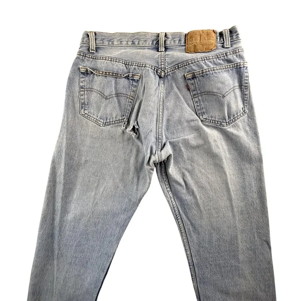 Vintage Levi's 501 Jeans Mens 34x32 Blue Light Wash Straight Leg Denim USA 90s